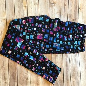 Lularoe tc colorful on black leggings